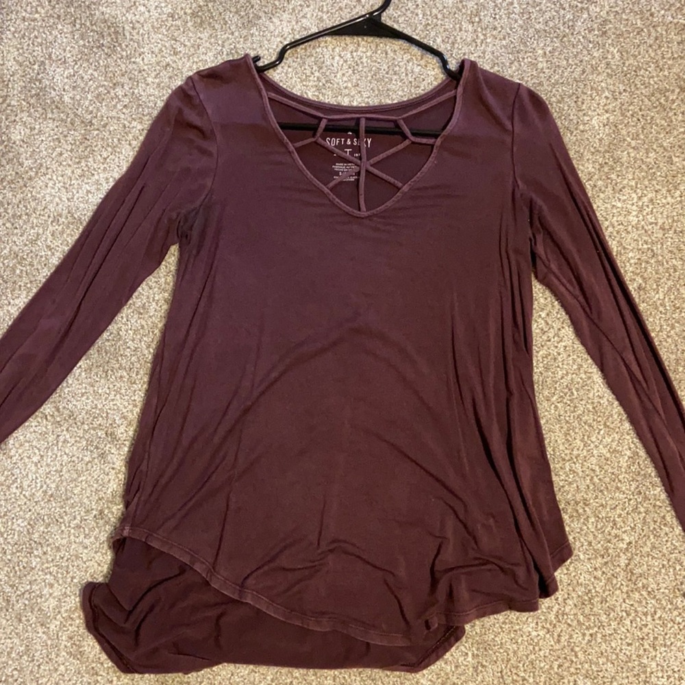 Soft and Sexy American Eagle long sleeve!